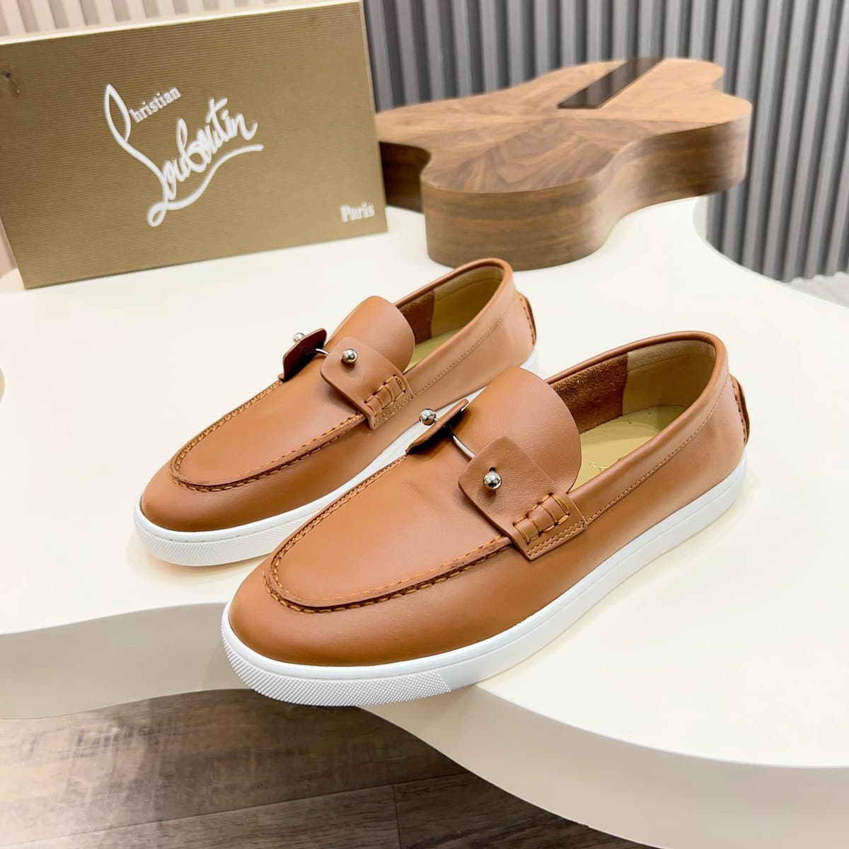 Christian Louboutin Chambeliboat Lionne.
