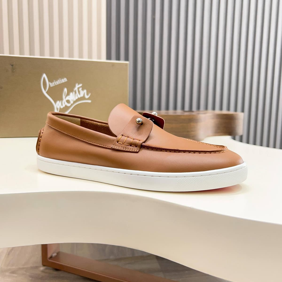 Christian Louboutin Chambeliboat Lionne.