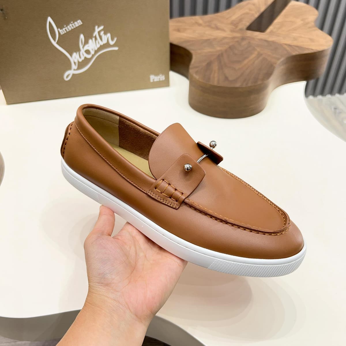 Christian Louboutin Chambeliboat Lionne.