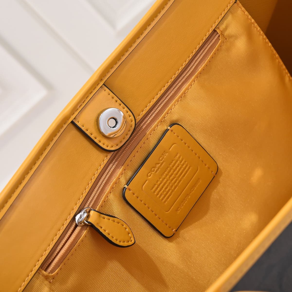 Coach City Tote Varsity Signature Canvas Brown / Yellow