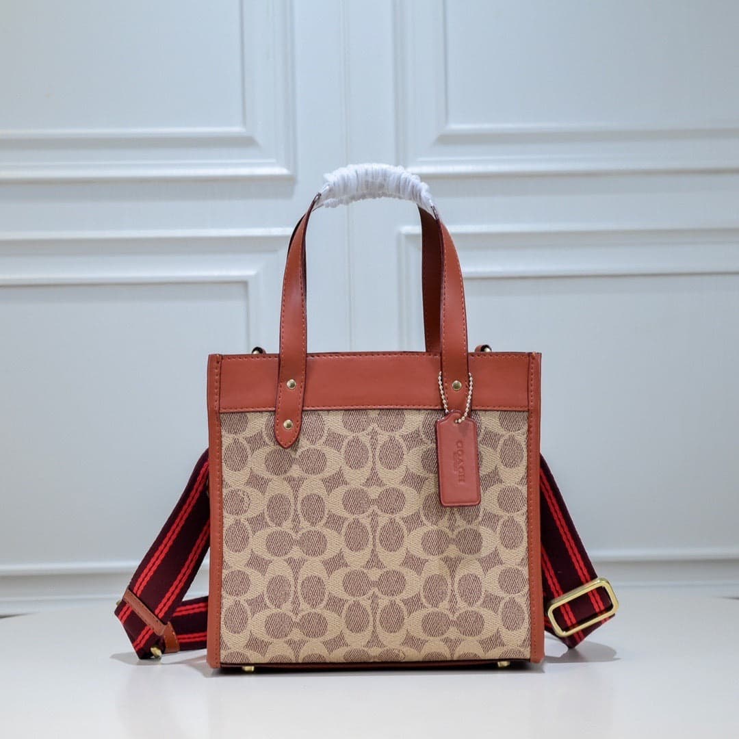 Coach Field Tote 22 Signature Canvas Khaki Ferragens Douradas