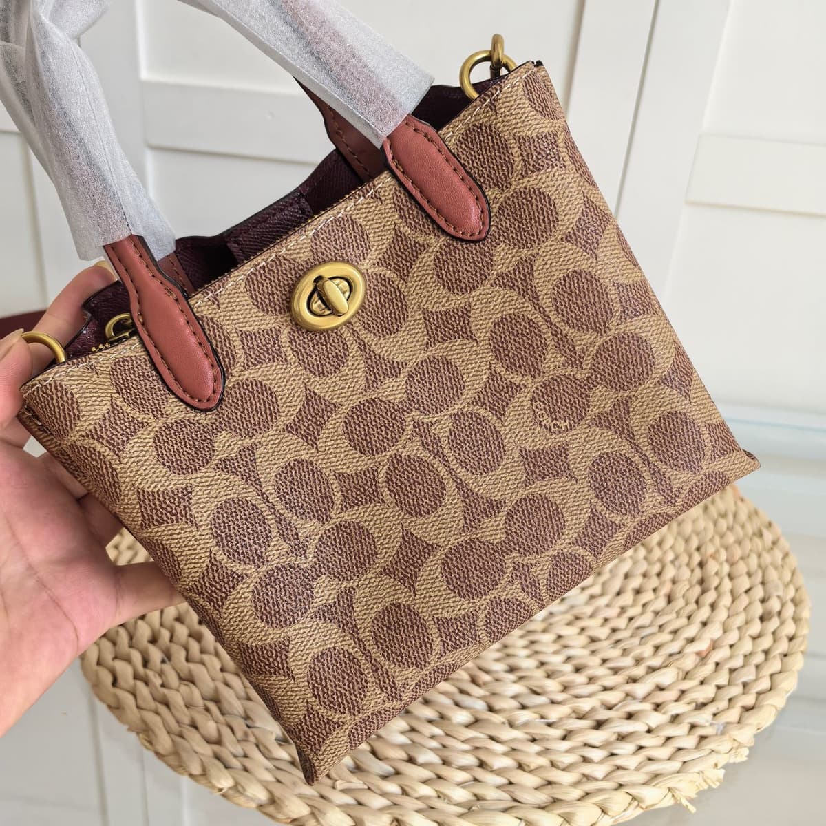 Coach Willow Tote 24 Pebble Khaki Signature Canvas Ferragens Douradas