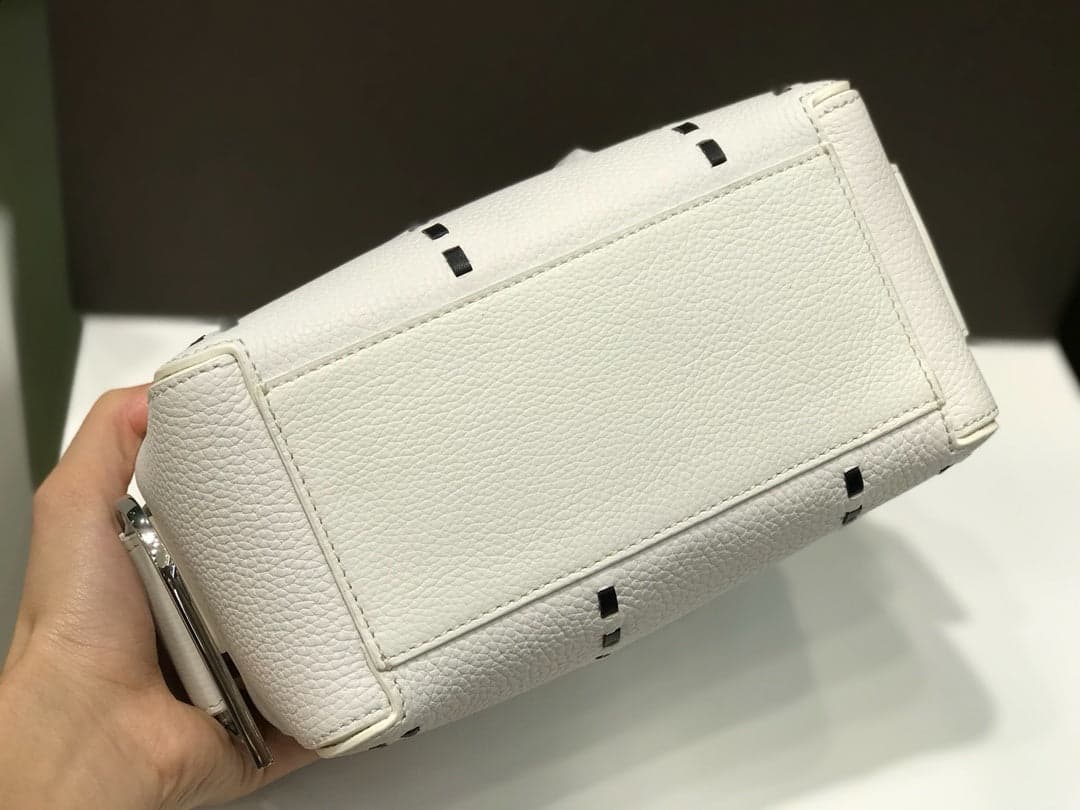 Delvaux Cool Box White Costura Contrastante