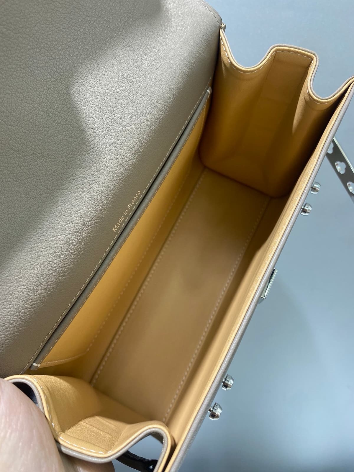 Delvaux Tempête MM Taupe