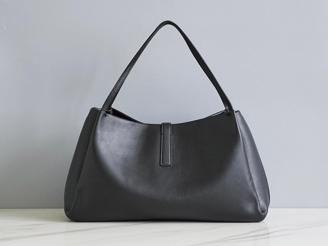 Ferragamo Women Leather Tote Bag