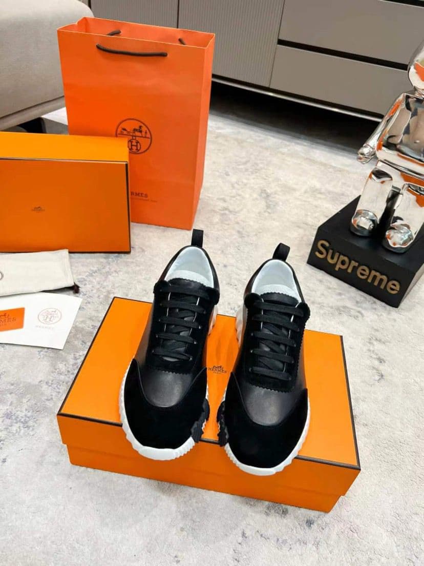 Hermès Bouncing Sneaker Preto e Branco.