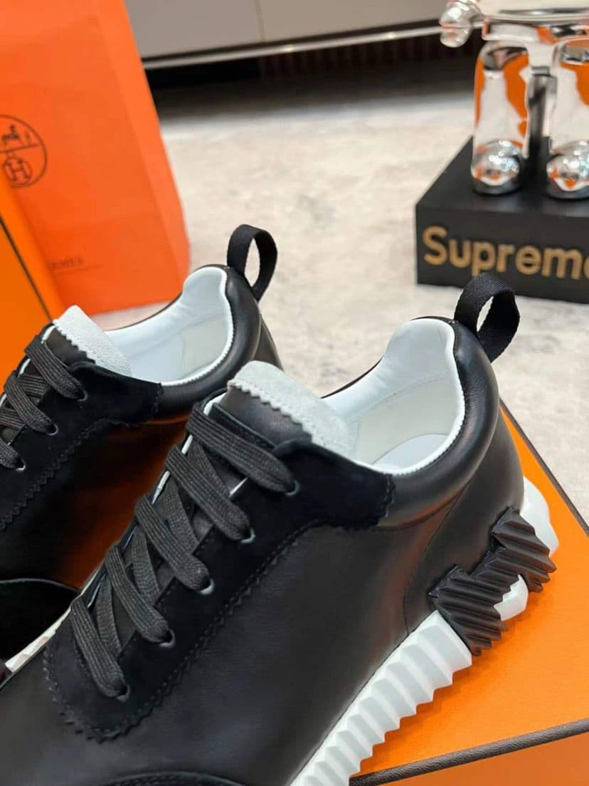 Hermès Bouncing Sneaker Preto e Branco.