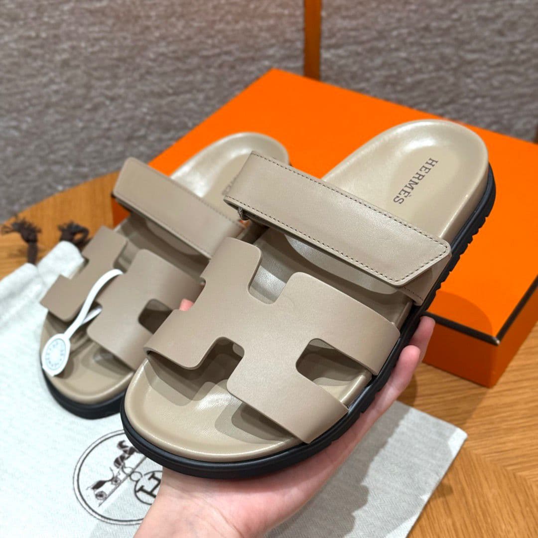 Hermès Chypre Sandal Couro Etoupe .