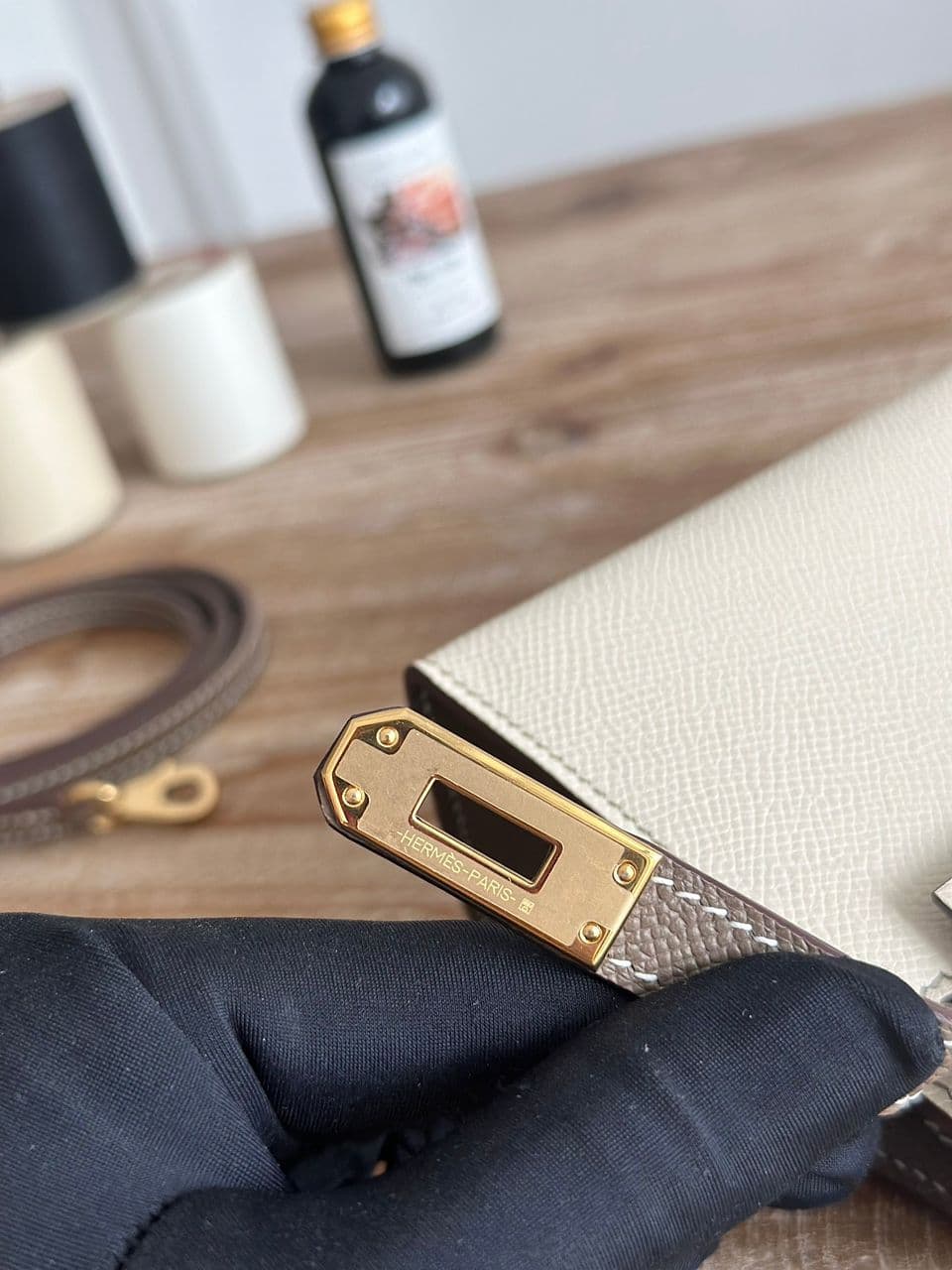 Hermès Kelly Wallet Bicolor Off White Brown Gold Hardware .