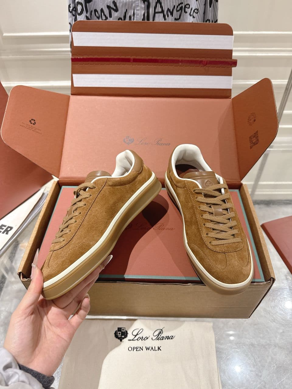 Loro Piana Walk Camurça