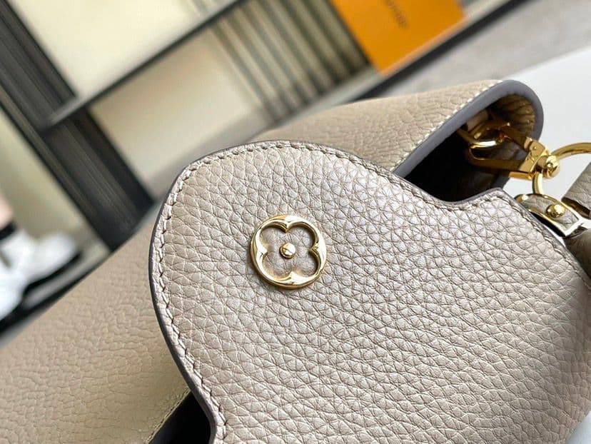 Louis Vuitton Capucines BB