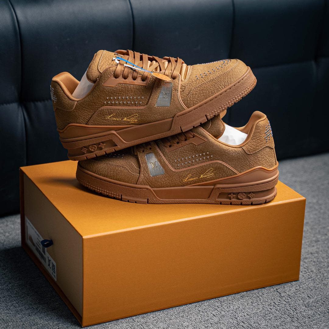 LV Trainer Brown.
