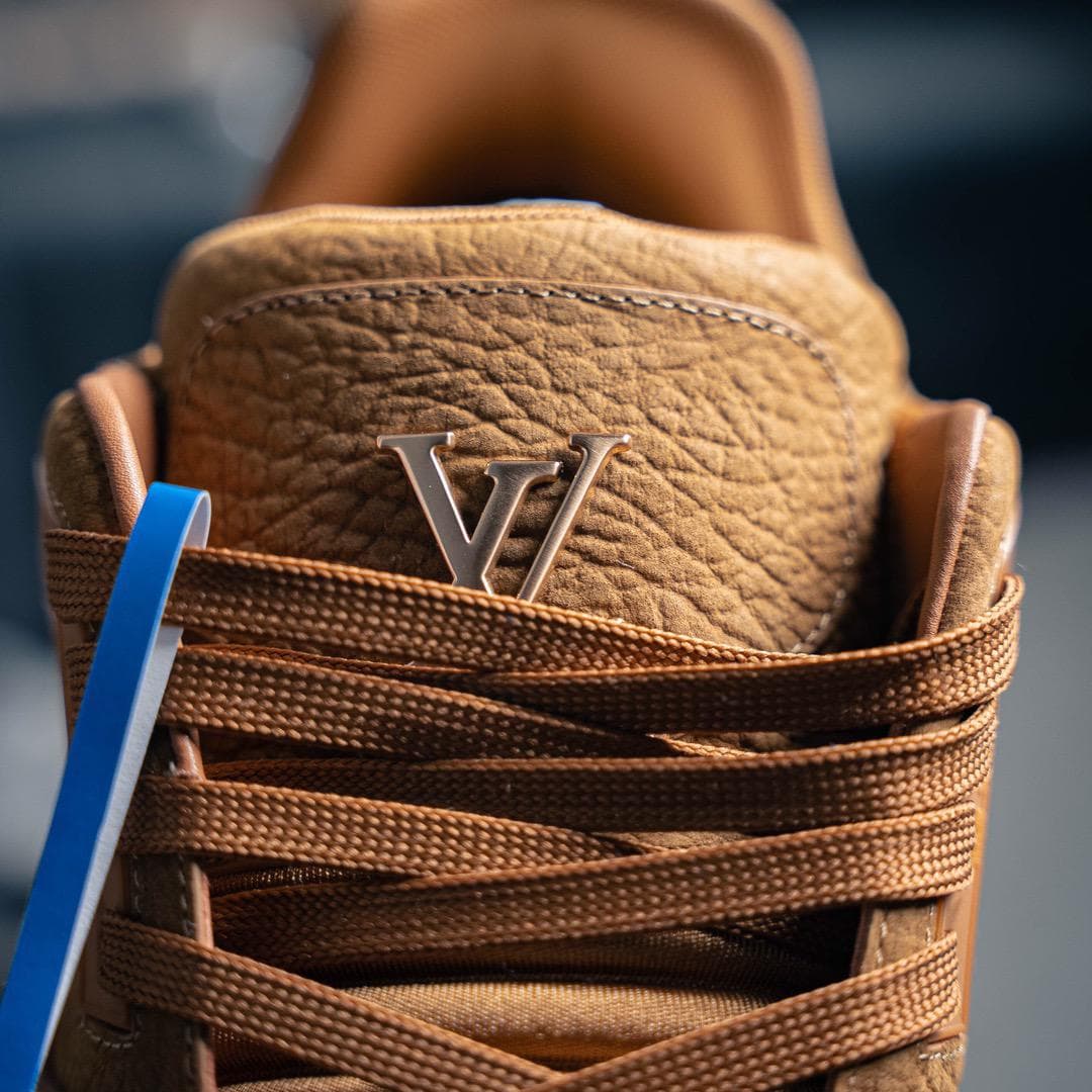 LV Trainer Brown.