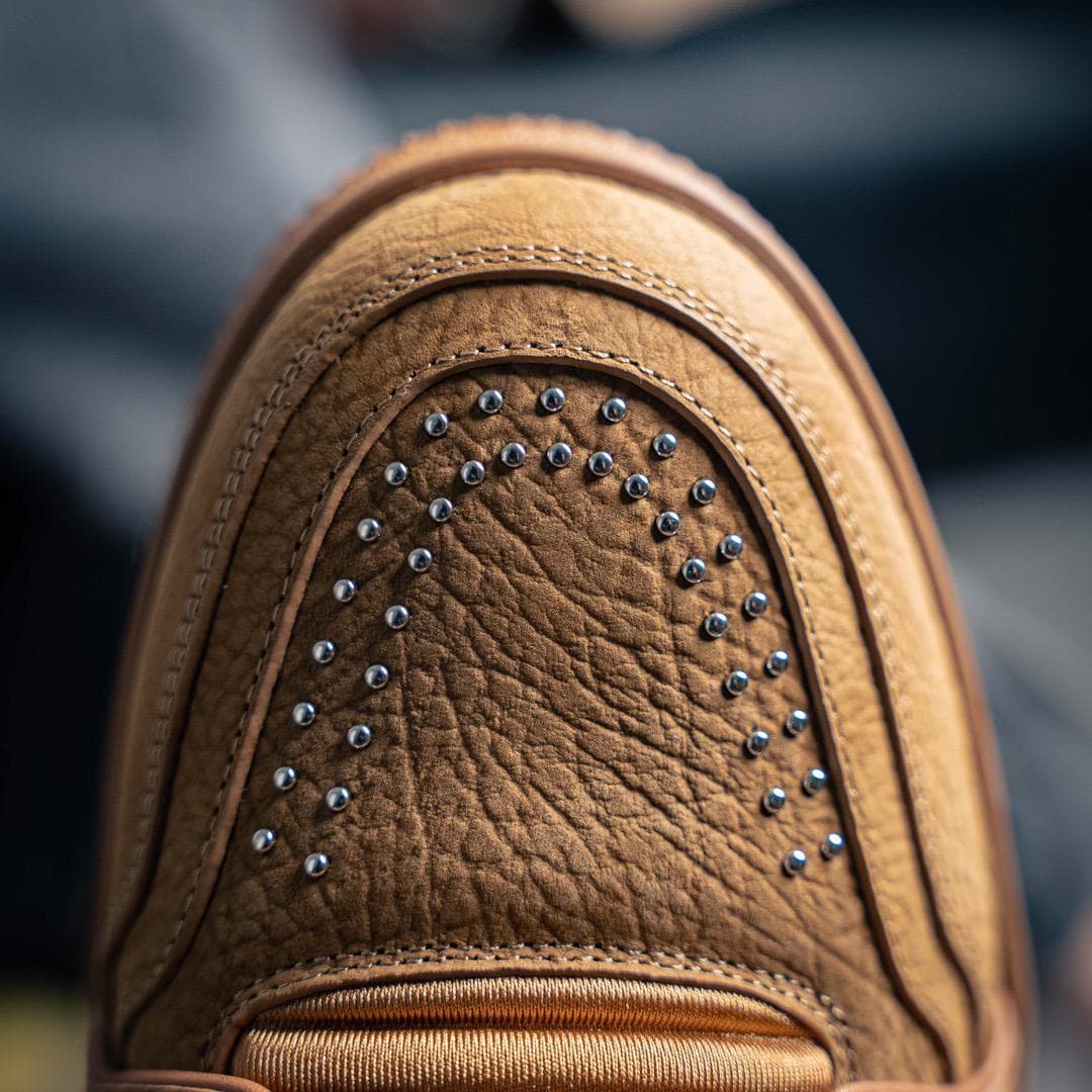 LV Trainer Brown.