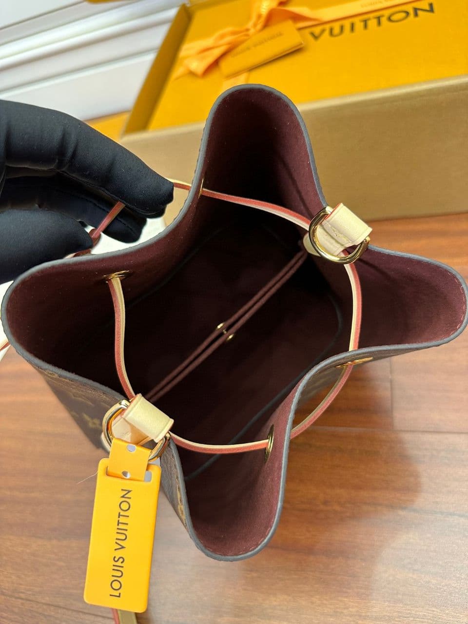 Louis Vuitton NeoNoe Monogram Canvas Brown .