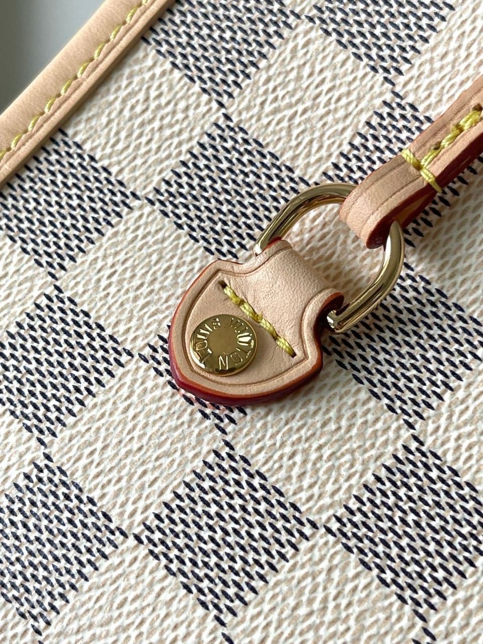 Lv Neverfull Inside Out MM White