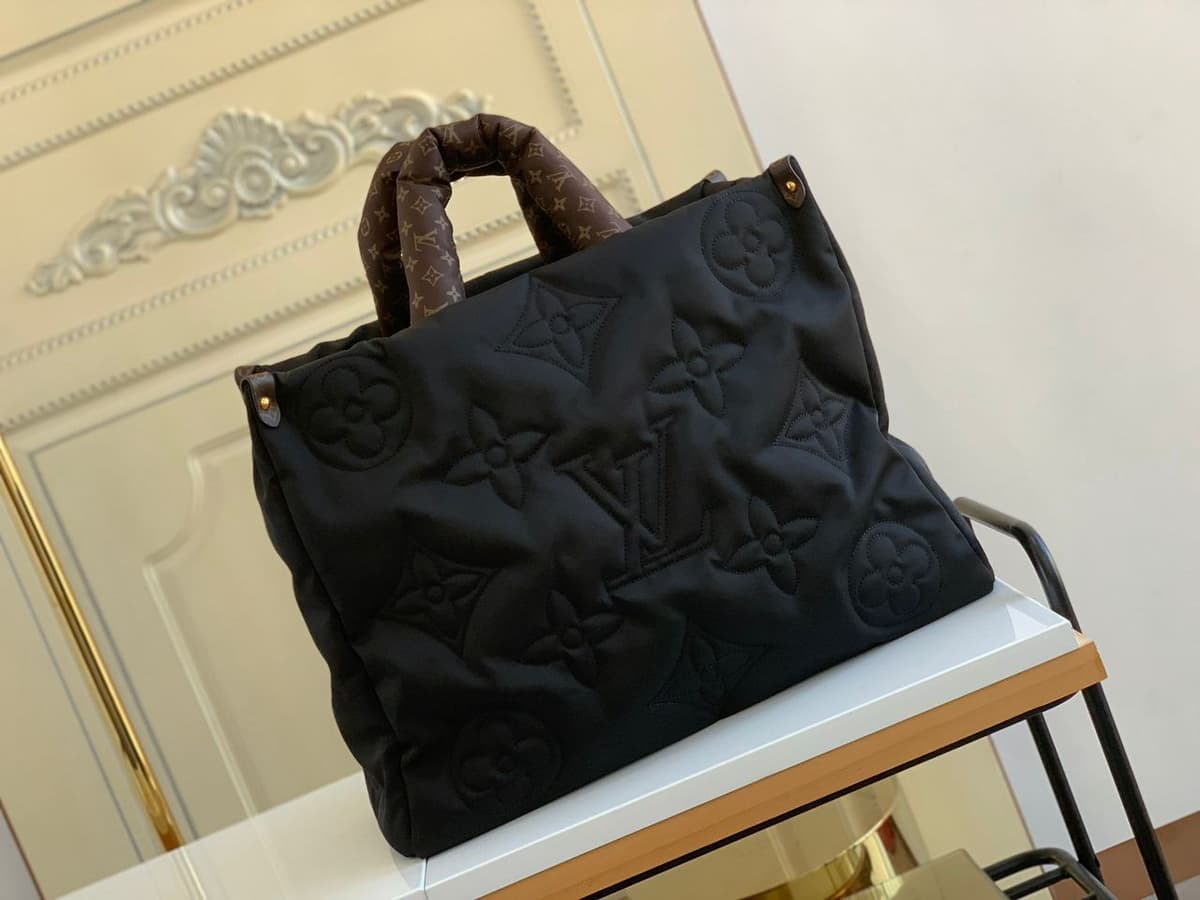 Louis Vuitton OnTheGo GM