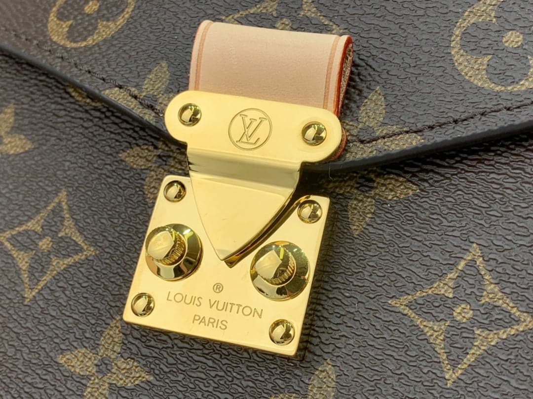 Pochette Métis East West Monogram Canvas Brown