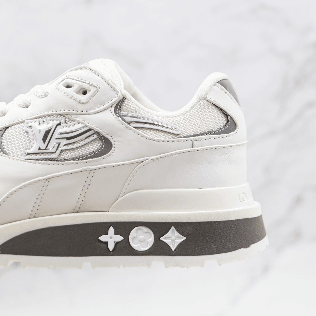 Run Away Sneakers Suede with Mesh White
