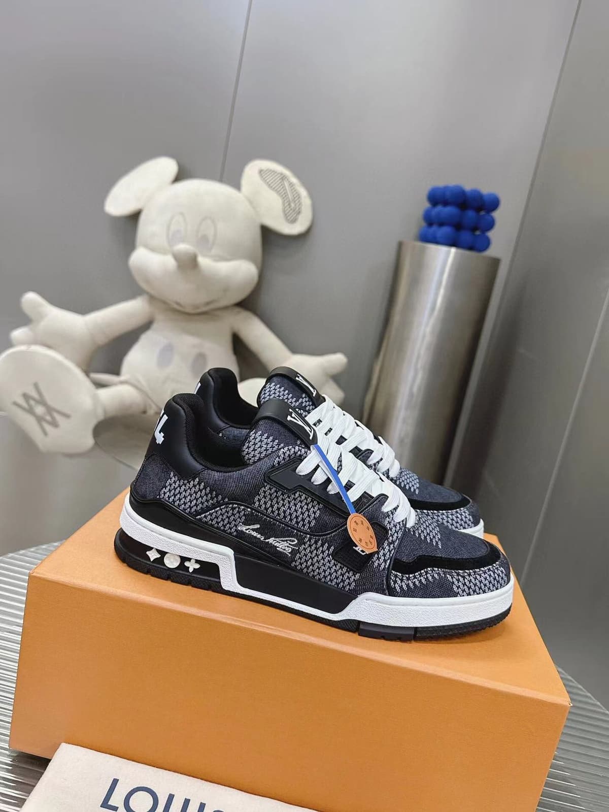 Trainer Black