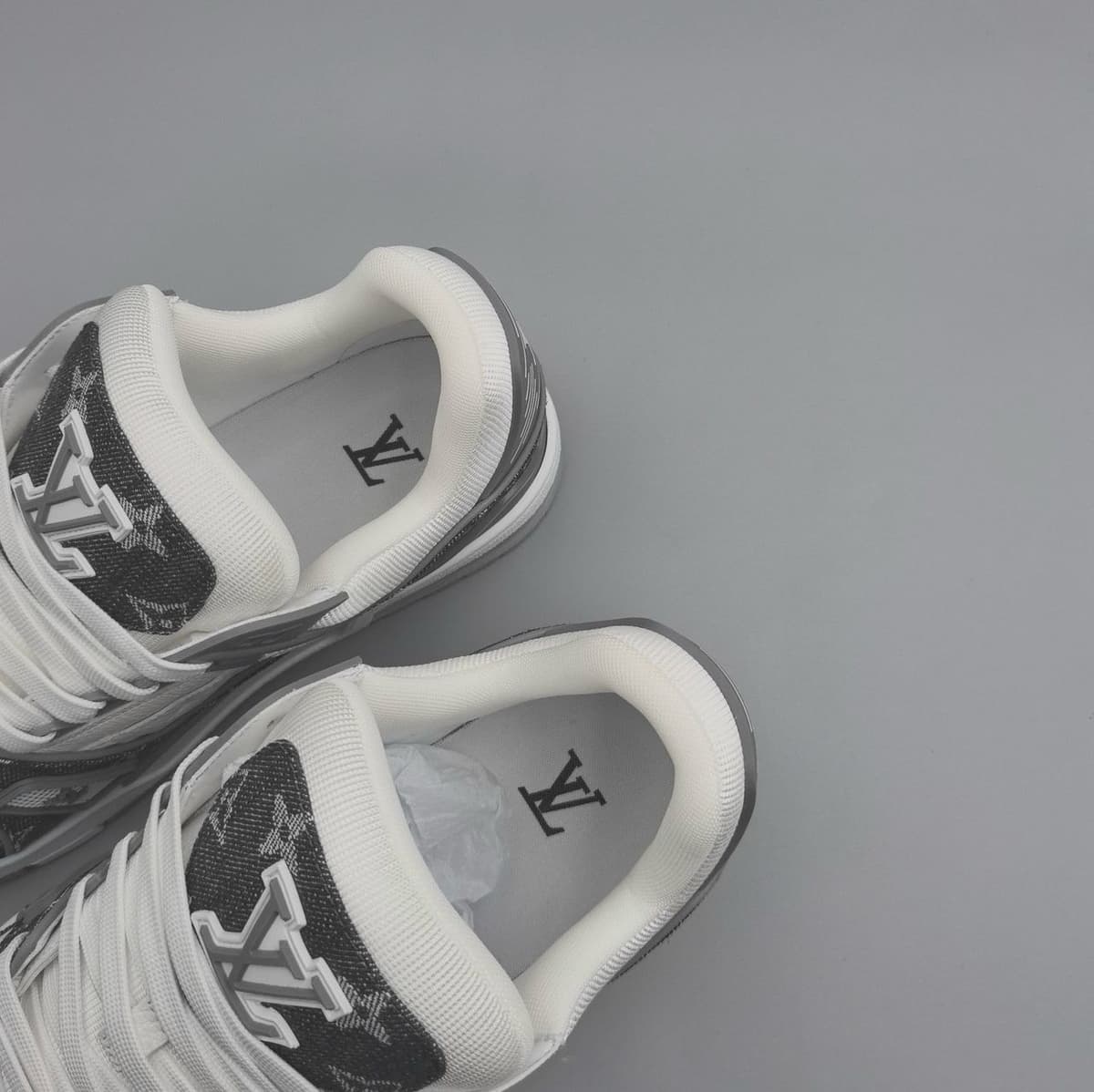 Lv Trainer Grey