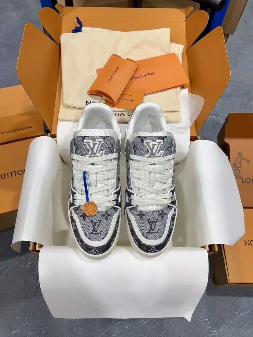 Lv Trainer Grey