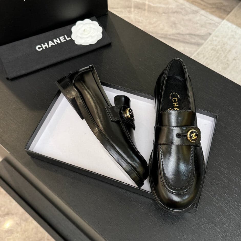 Chanel Timeless Loafer black