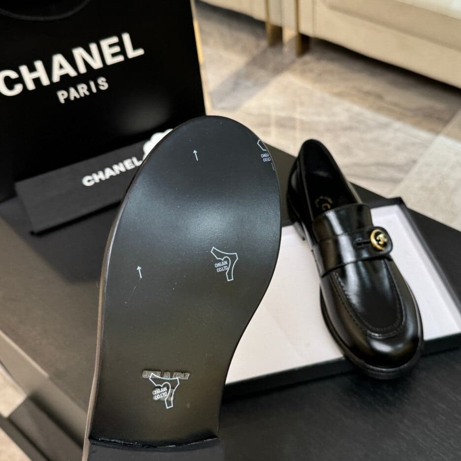 Chanel Timeless Loafer black