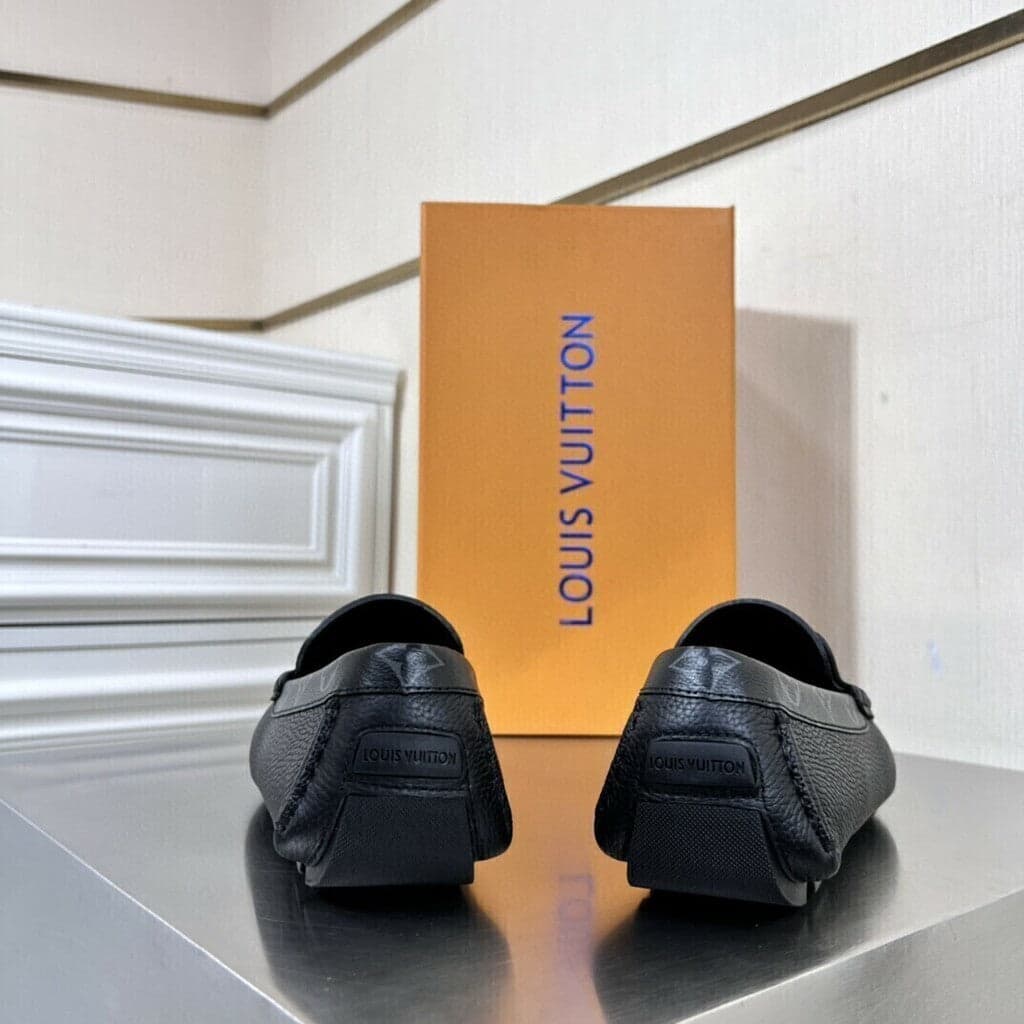 Mocassim Louis Vuitton LV Loafer Preto.