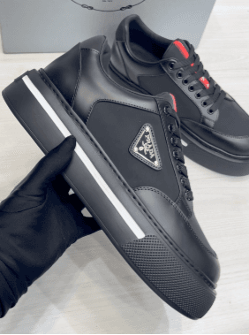 Prada Downtown Black Red.