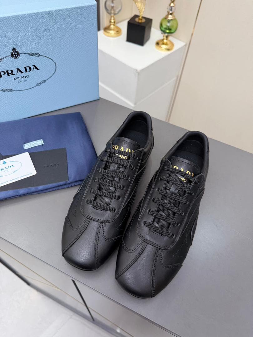 Prada Montecarlo Re-Edition Black 2005 .