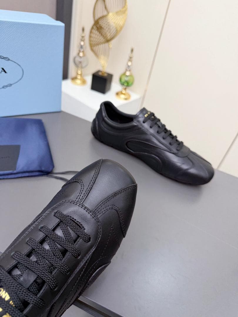 Prada Montecarlo Re-Edition Black 2005 .