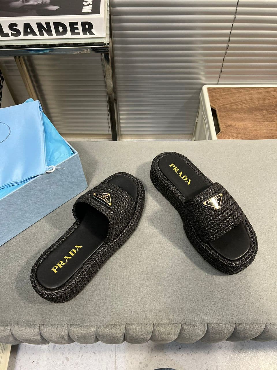 Prada Sandália flatform em crochê