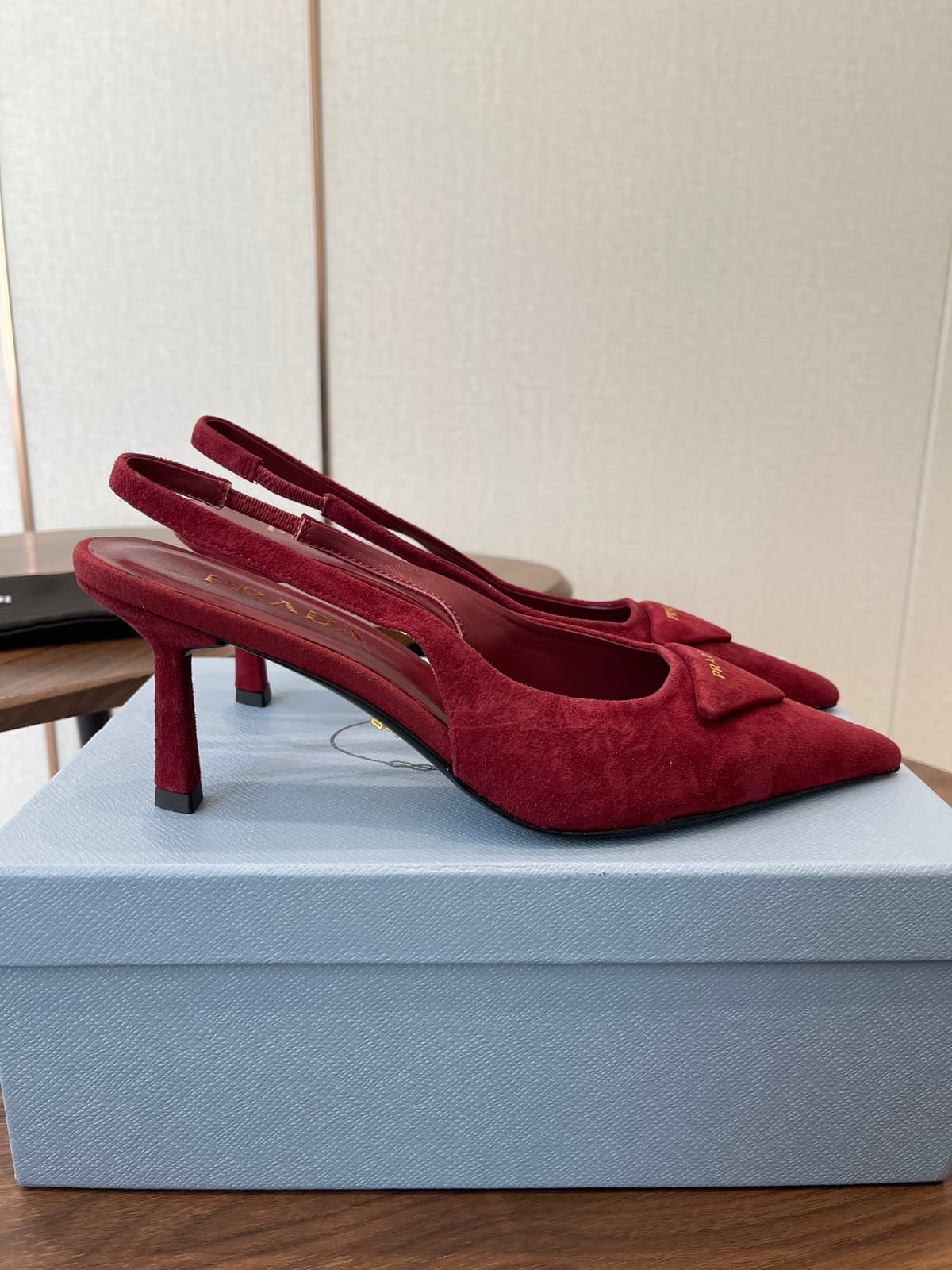 Prada Scarpin Slingback Pumps Suede Rede
