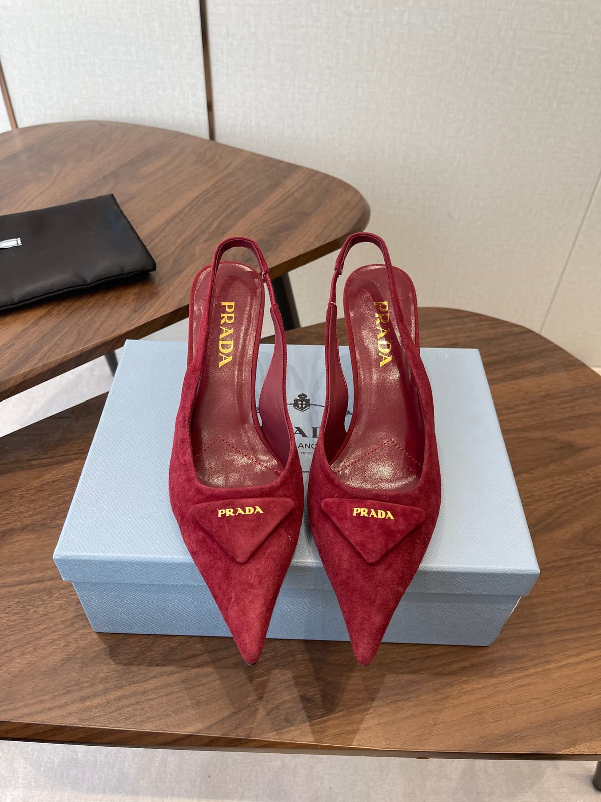 Prada Scarpin Slingback Pumps Suede Rede