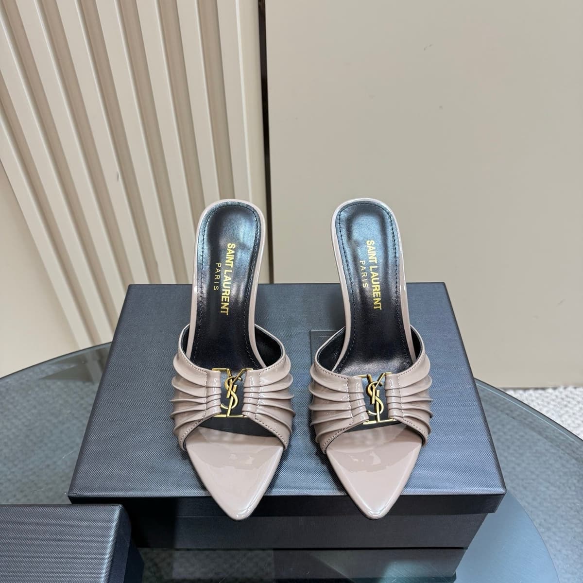 Saint Laurent Babylone Mules Bordeaux gray.