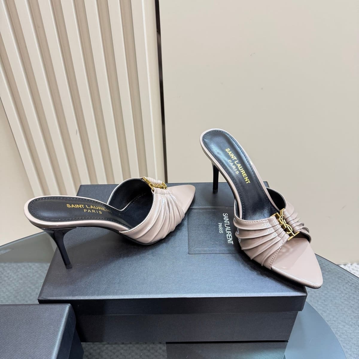 Saint Laurent Babylone Mules Bordeaux gray.