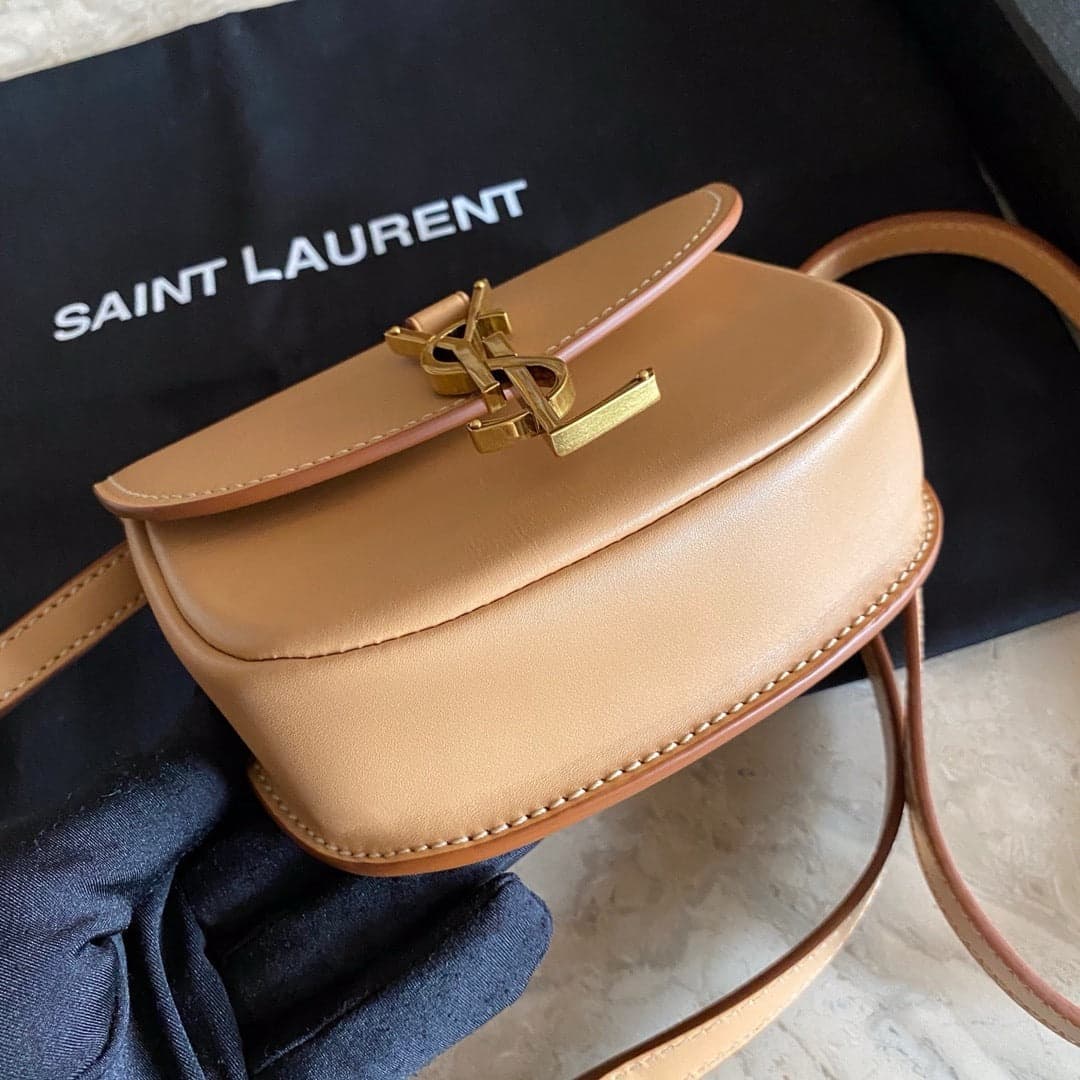 Saint Laurent Kaia small Satchel Bag Bege Ferragens Douradas