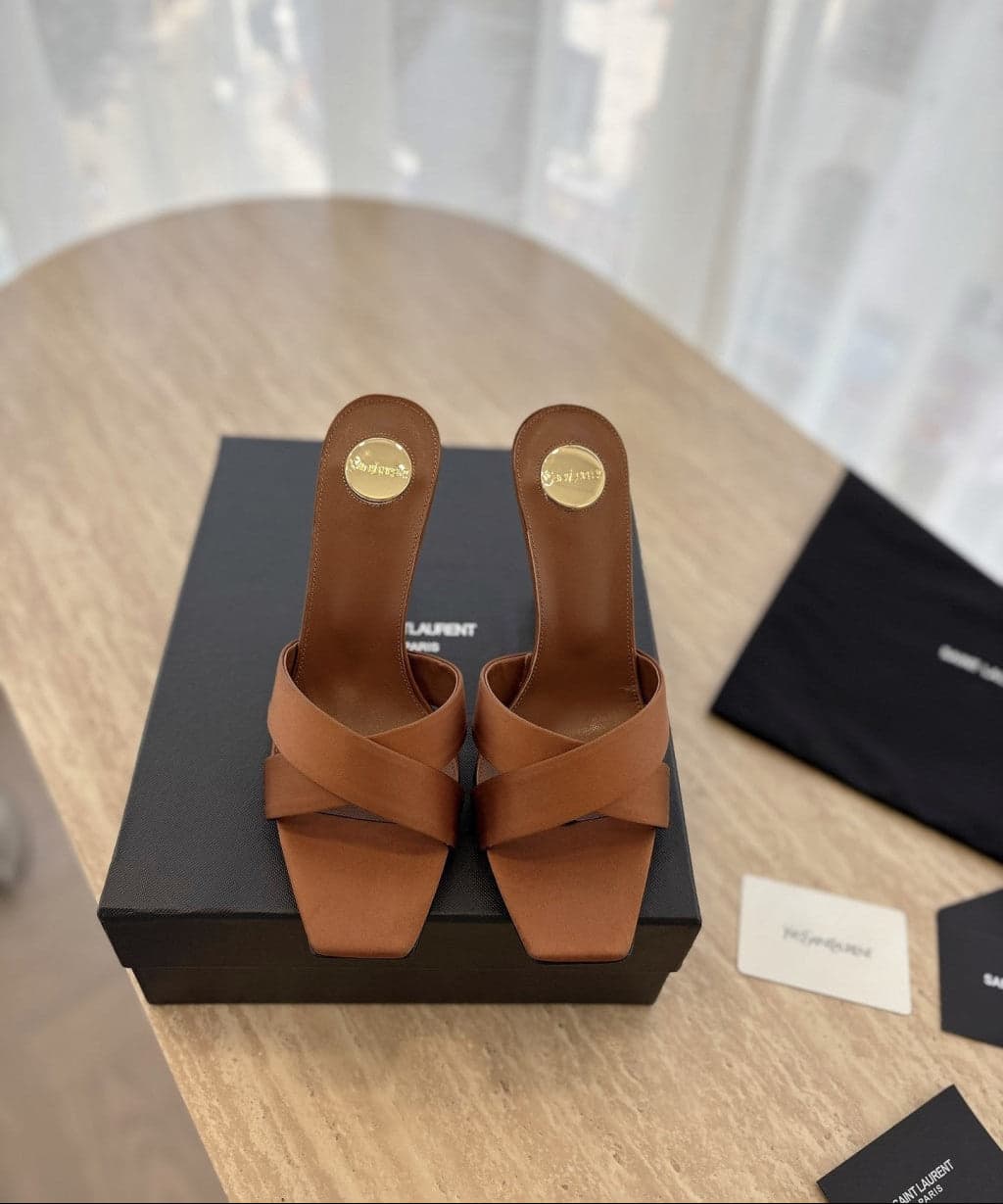 Saint Laurent Mules Opyum Em Crepe De Cetim Marrom