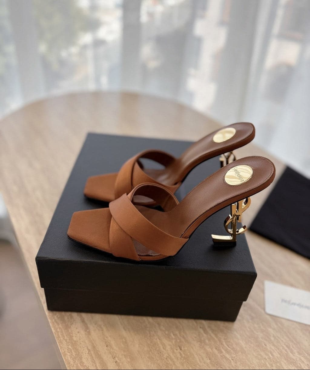 Saint Laurent Mules Opyum Em Crepe De Cetim Marrom