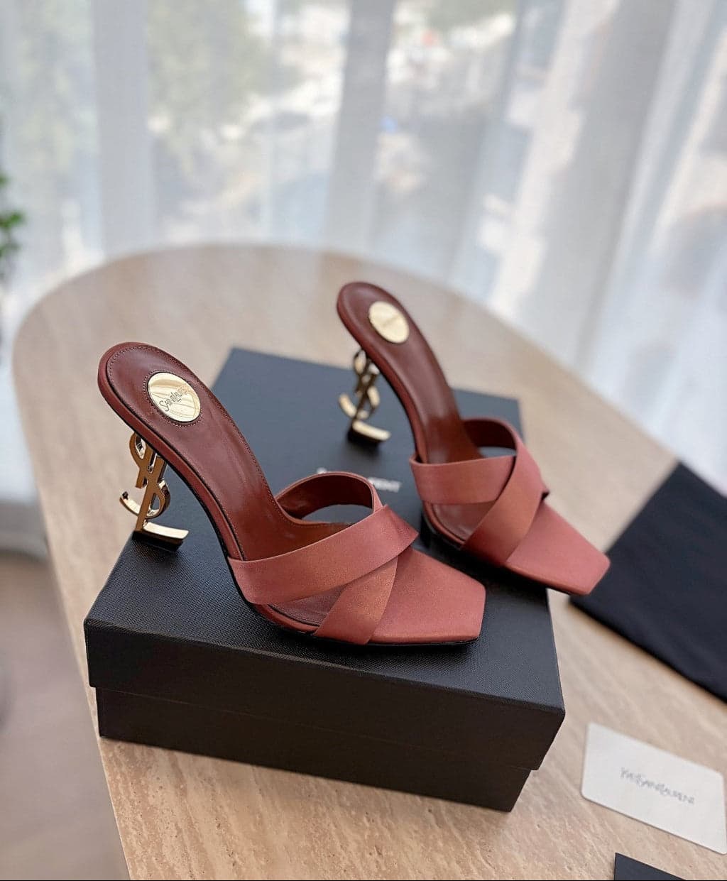 Saint Laurent Mules Opyum Em Crepe De Cetim Manioc Brown