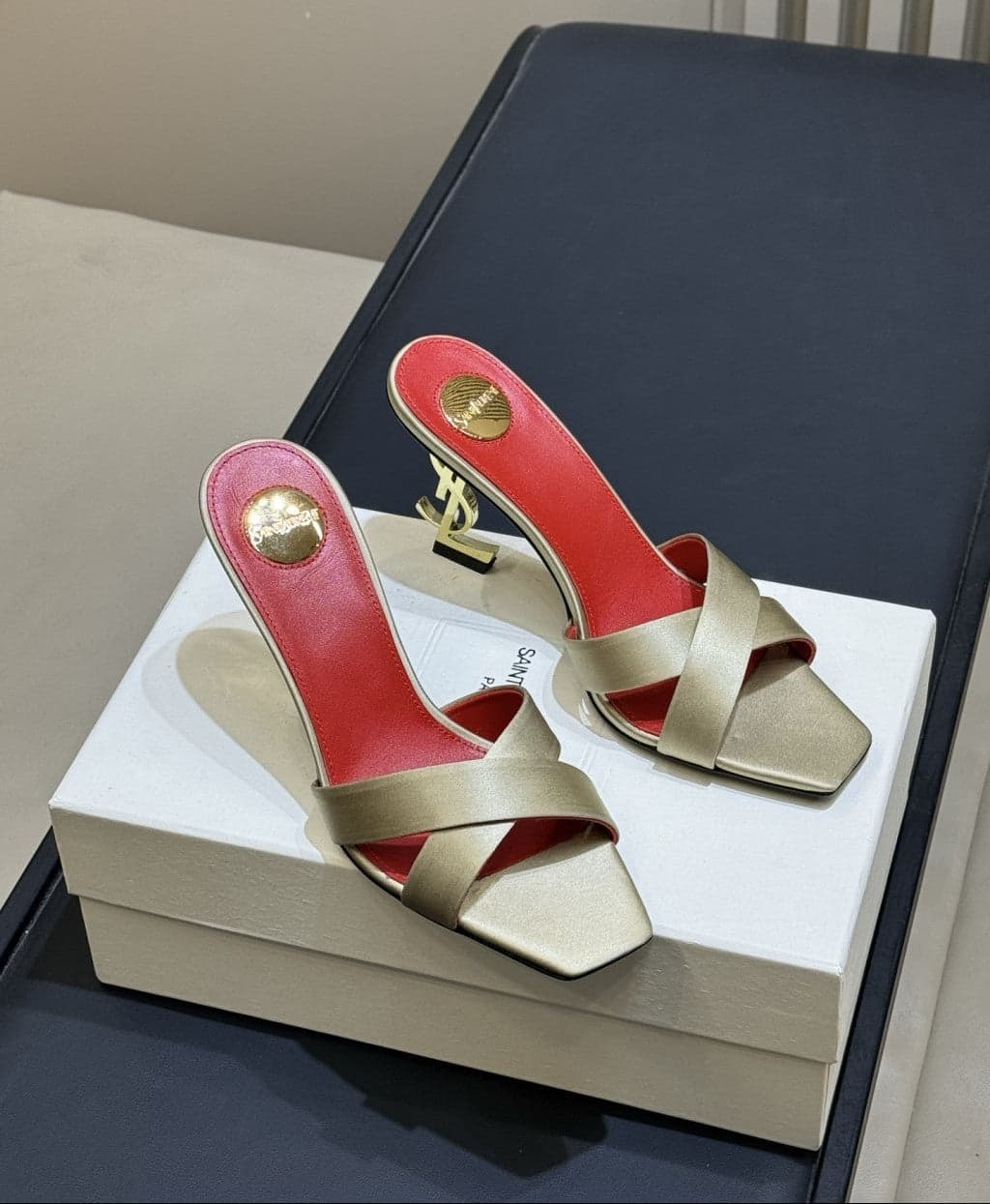 Saint Laurent Mules Opyum Em Crepe De Cetim Rosa Envelhecido