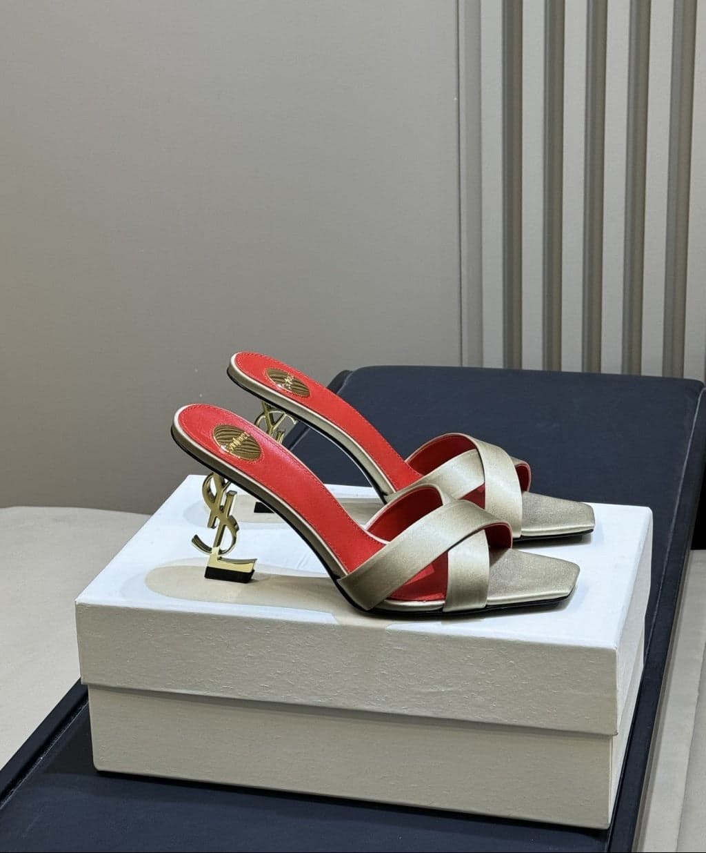 Saint Laurent Mules Opyum Em Crepe De Cetim Rosa Envelhecido