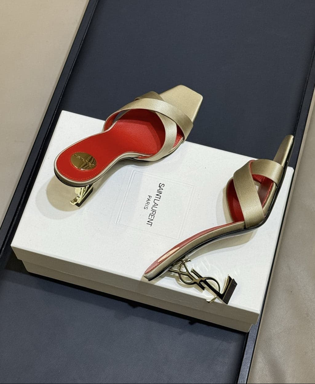 Saint Laurent Mules Opyum Em Crepe De Cetim Rosa Envelhecido