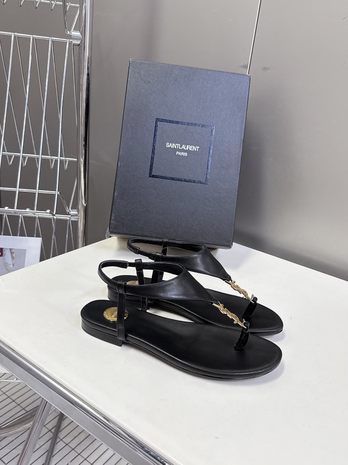Saint Laurent Sandalia cassandra black