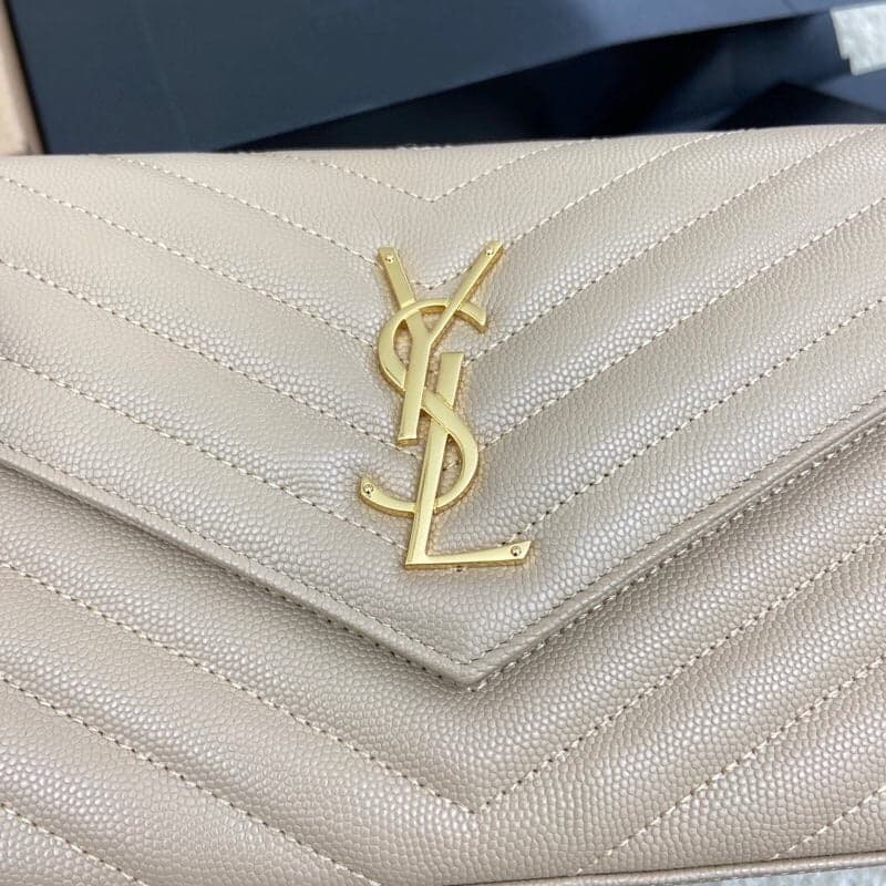 Saint Laurent Shoulder Bag Bege Ferragens Douradas.