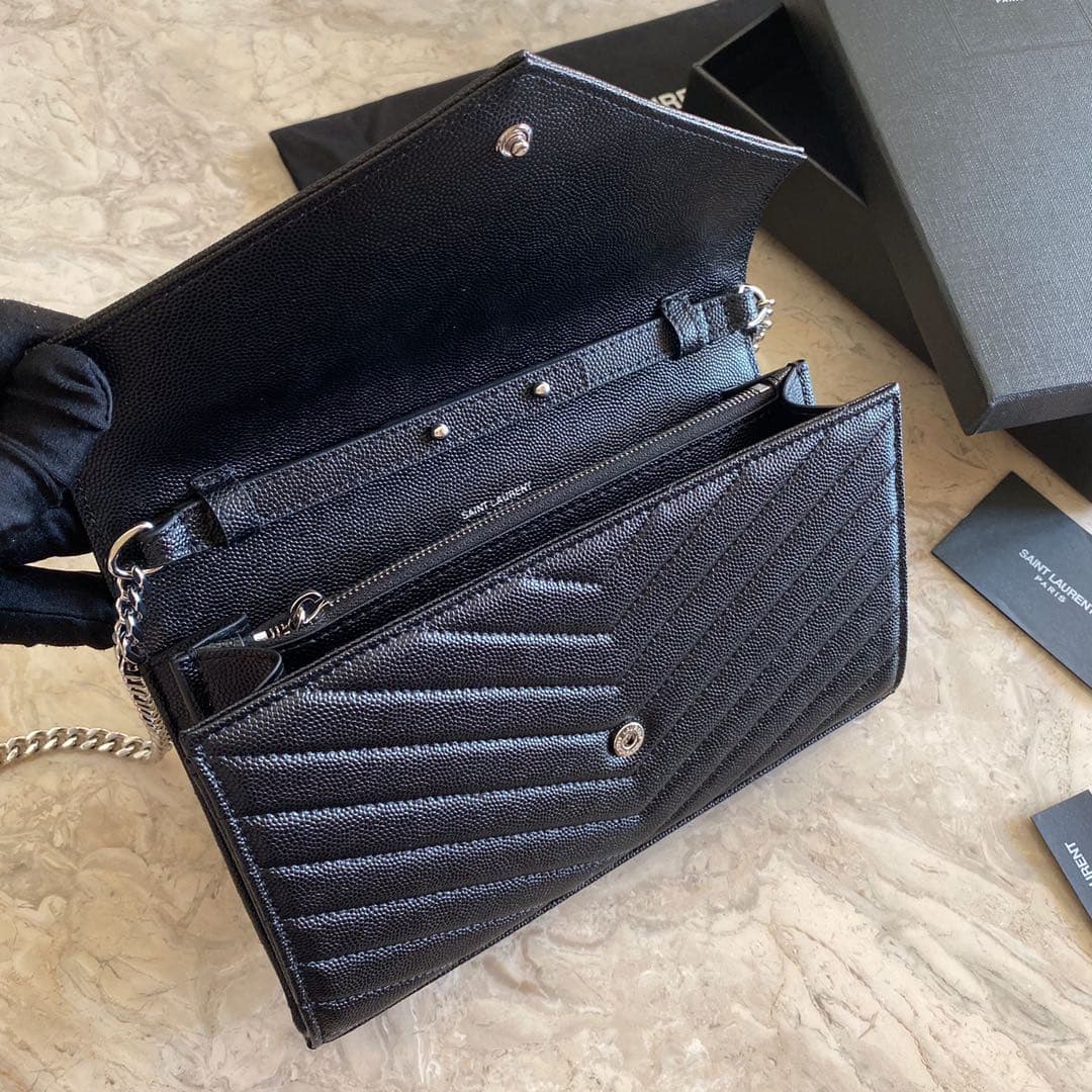 Saint Laurent Shoulder Bag Black Ferragens Douradas