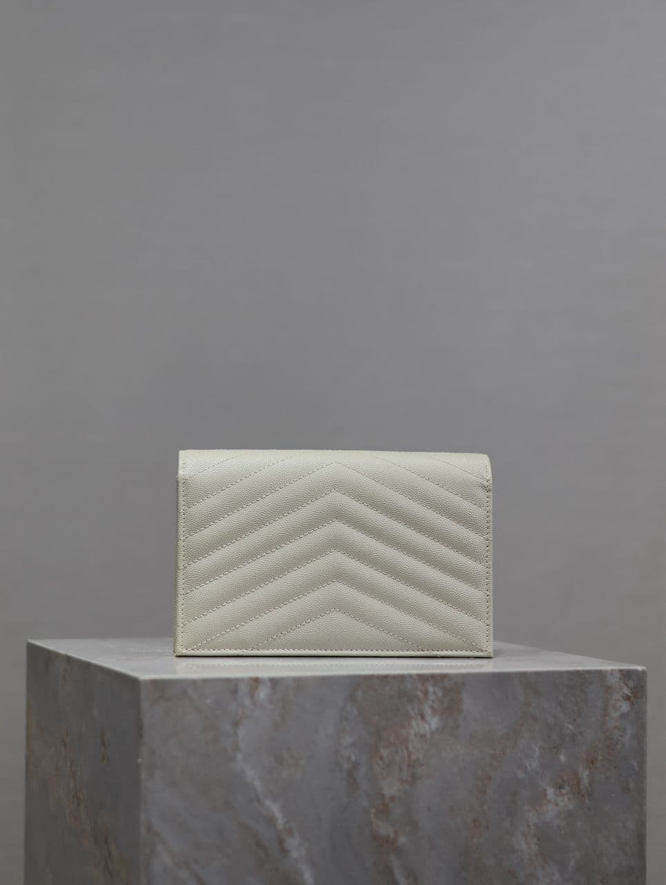 Saint Laurent Shoulder Bag White Ferragens Douradas