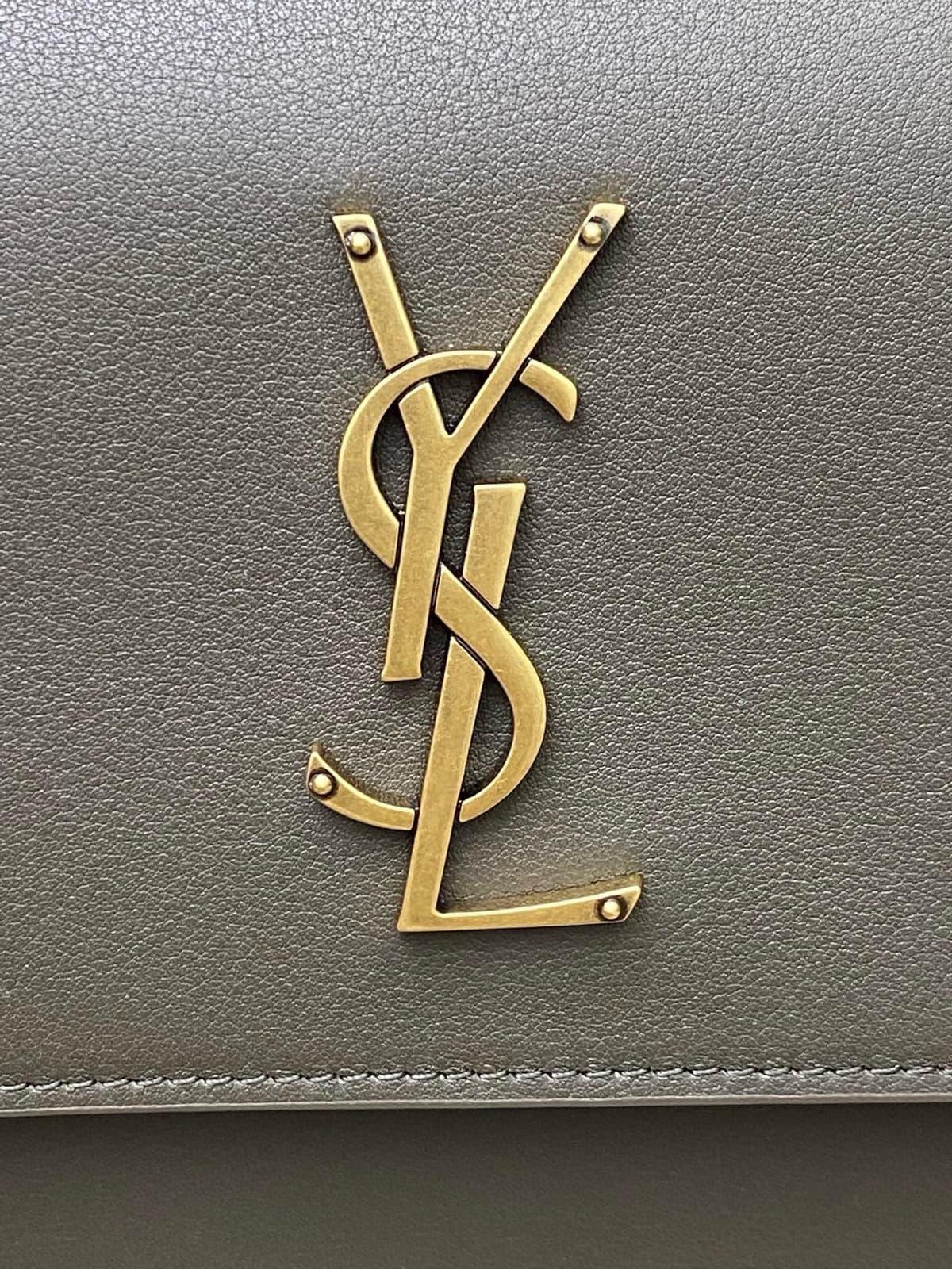 Saint Laurent Niki Saddle Shoulder Bag Taupe Ferragens Douradas