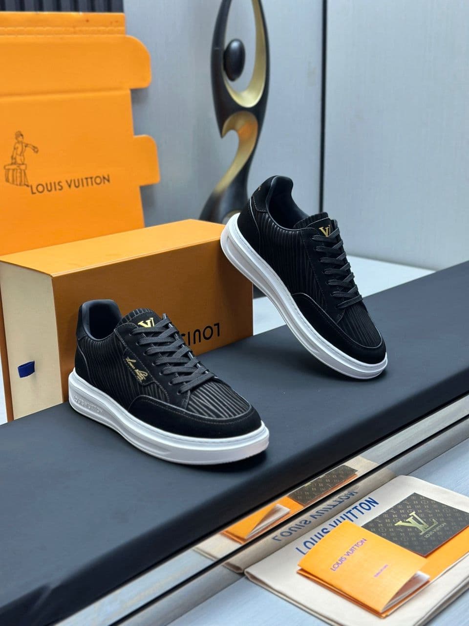 Louis Vuitton Beverly Hills Black And Gold